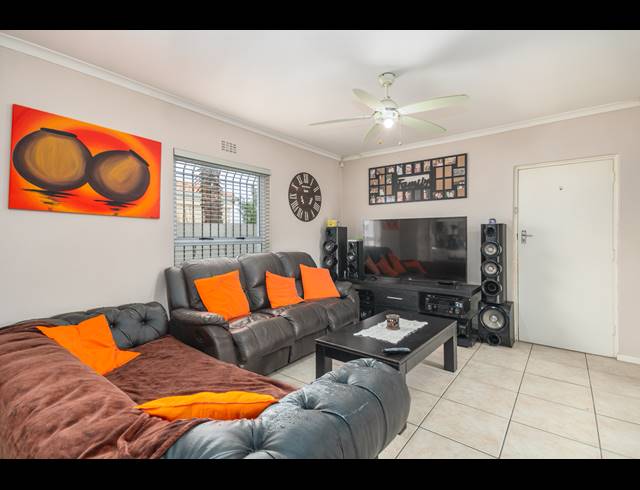 3 BEDROOM FREESTANDING SOLD IN SUNNINGDALE